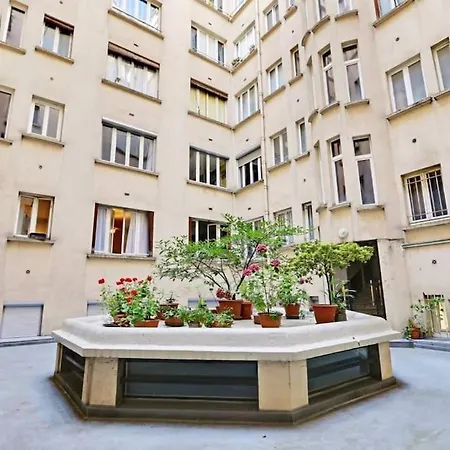 Bright Getaway Near Montparnasse Apartamento París