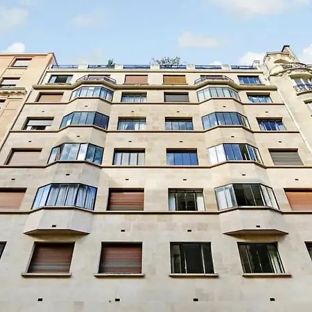 Bright Getaway Near Montparnasse Apartment *